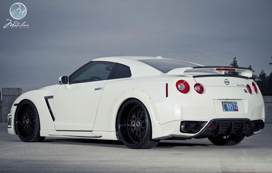  Nissan GT-R by Wald and Modulare Wheels 2014 года  (фото 11 из 17)